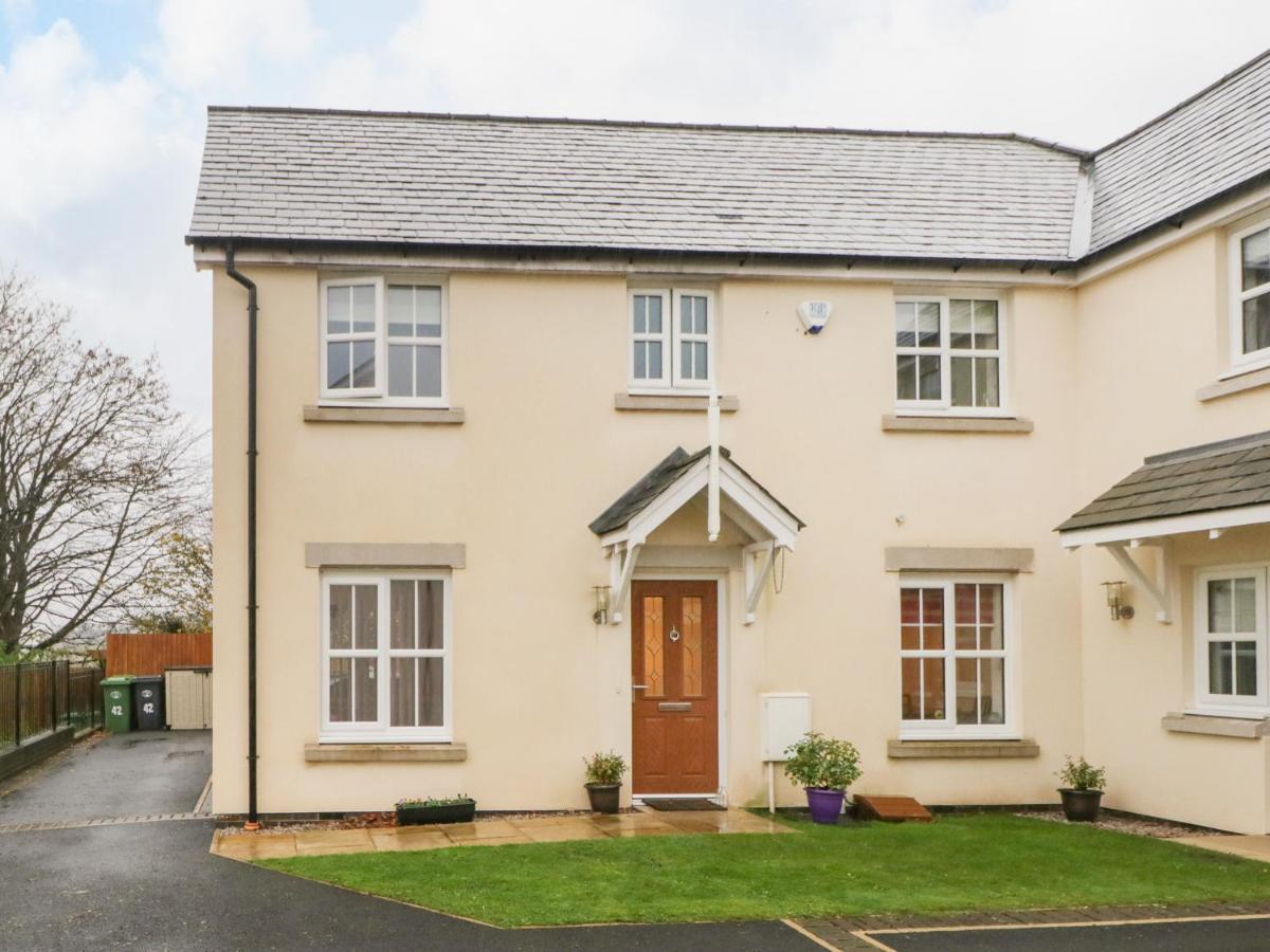 Rolo'S Retreat Grange-over-Sands Exterior foto